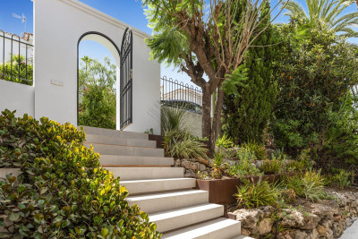 4 Bedroom Detached Villa in Nueva Andalucía - Image 5