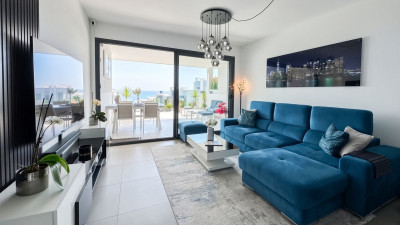 2 Bedroom Middle Floor Apartment in La Duquesa - Image 4