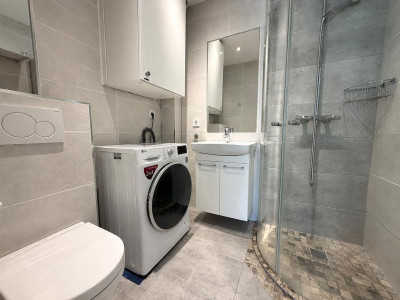 2 Bedroom Middle Floor Apartment in The Golden Mile - Image 4