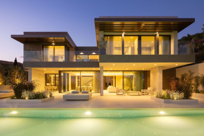 5 Bedroom Detached Villa in Los Flamingos - Image 5