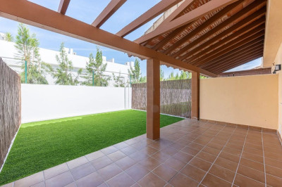 5 Bedroom Semi-Detached House in Calahonda - Image 1