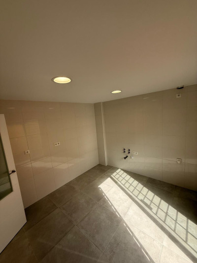 5 Bedroom Semi-Detached House in Calahonda - Image 2