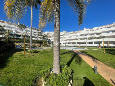 4 Bedroom Penthouse in Estepona - Image 2
