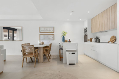 2 Bedroom Middle Floor Apartment in Selwo - Image 5