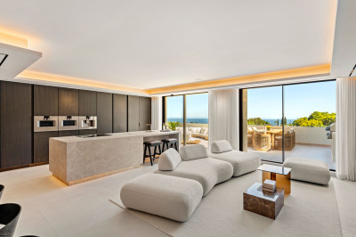 4 Bedroom Penthouse in The Golden Mile - Image 2