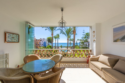 2 Bedroom Middle Floor Apartment in Casares Playa