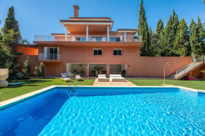 5 Bedroom Detached Villa in Sotogrande Costa - Image 1