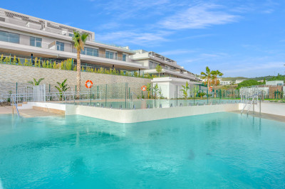 4 Bedroom Ground Floor Apartment in Santa Clara - Image 1