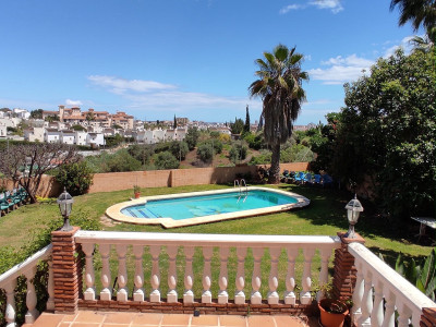 4 Bedroom Detached Villa in Mijas Costa - Image 3