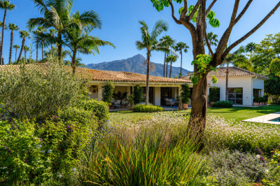 5 Bedroom Detached Villa in Nueva Andalucía - Image 2