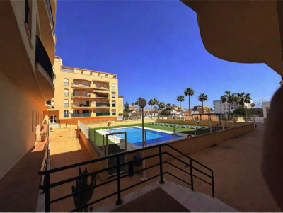 2 Bedroom Middle Floor Apartment in San Luis de Sabinillas - Image 1