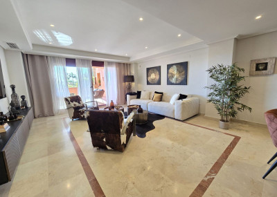 2 Bedroom Ground Floor Apartment in La Mairena - Image 3
