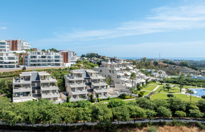 3 Bedroom Ground Floor Apartment in Benahavís - Image 2