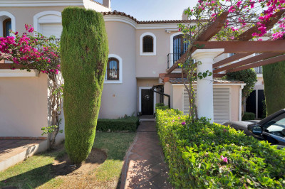 3 Bedroom Townhouse in Estepona - Image 5