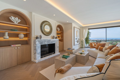 5 Bedroom Penthouse in Nueva Andalucía - Image 3