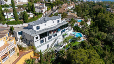 7 Bedroom Detached Villa in Torrequebrada - Image 1
