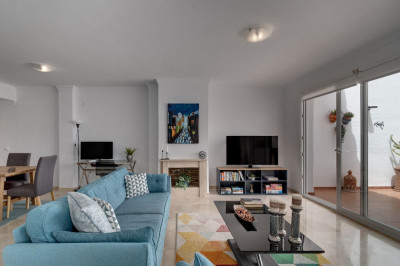 3 Bedroom Middle Floor Apartment in La Mairena - Image 1
