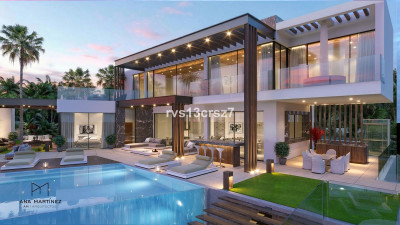 7 Bedroom Detached Villa in Elviria - Image 1