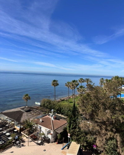 1 Bedroom Middle Floor Studio in Calahonda - Image 1