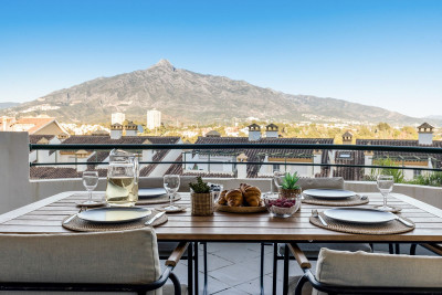2 Bedroom Middle Floor Apartment in Nueva Andalucía