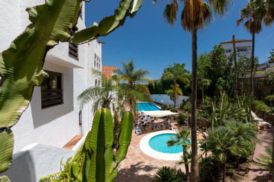 2 Bedroom Middle Floor Apartment in Nueva Andalucía - Image 1
