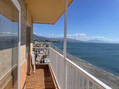 3 Bedroom Top Floor Apartment in Casares Playa - Image 2