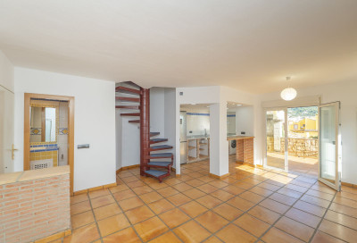 2 Bedroom Duplex in Marbella - Image 3