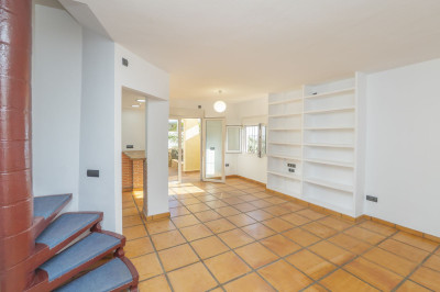 2 Bedroom Duplex in Marbella - Image 4