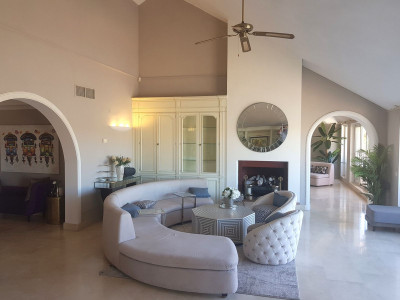 4 Bedroom Penthouse in Sotogrande Marina - Image 4
