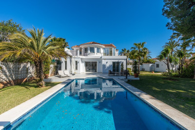 4 Bedroom Detached Villa in Marbesa - Image 1