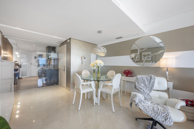 2 Bedroom Penthouse Duplex in Benahavís - Image 4