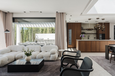 4 Bedroom Detached Villa in Estepona - Image 5