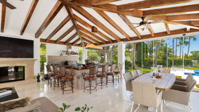 6 Bedroom Detached Villa in Nueva Andalucía - Image 5