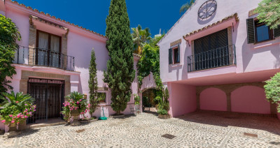 5 Bedroom Detached Villa in Benahavís - Image 4