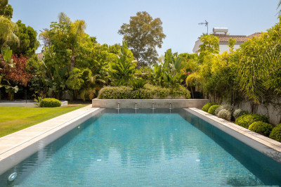 6 Bedroom Detached Villa in San Pedro de Alcántara - Image 3