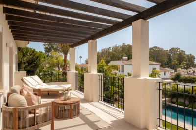 6 Bedroom Detached Villa in San Pedro de Alcántara - Image 5
