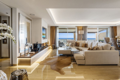 4 Bedroom Penthouse Duplex in Los Almendros - Image 3