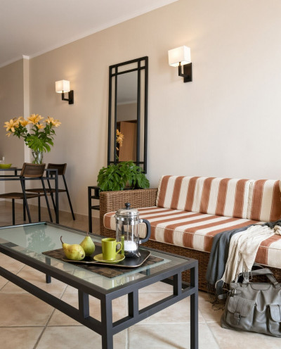 1 Bedroom Ground Floor Apartment in Bel Air - Image 4