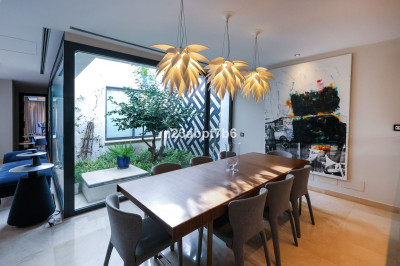 4 Bedroom Detached Villa in Puerto Banús - Image 5