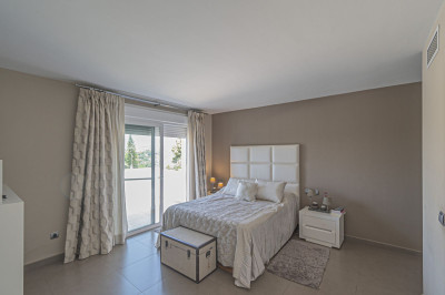 5 Bedroom Detached Villa in San Pedro de Alcántara - Image 4