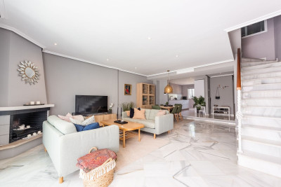 3 Bedroom Townhouse in The Golden Mile - Image 1