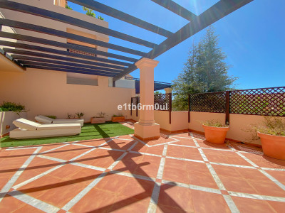 2 Bedroom Ground Floor Apartment in Nueva Andalucía - Image 2