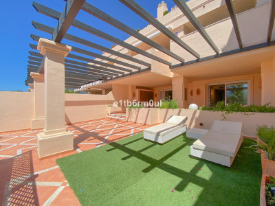 2 Bedroom Ground Floor Apartment in Nueva Andalucía - Image 3
