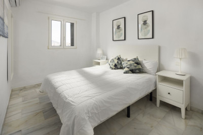 2 Bedroom Middle Floor Apartment in Benalmadena - Image 4