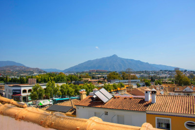 4 Bedroom Penthouse Duplex in San Pedro de Alcántara - Image 2