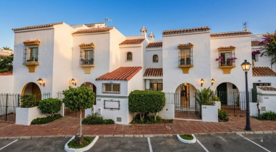 3 Bedroom Semi-Detached House in Casares Playa