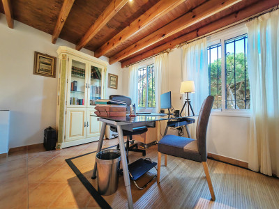 4 Bedroom Detached Villa in Marbesa - Image 4