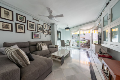 2 Bedroom Middle Floor Apartment in Marbella - Image 2