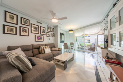 2 Bedroom Middle Floor Apartment in Marbella - Image 5