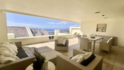 2 Bedroom Middle Floor Apartment in Altos de los Monteros - Image 4